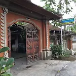 Gina\'S Guest House